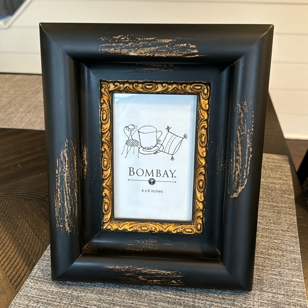 Bombay 4X6 Frame Wood Black Gold Accents